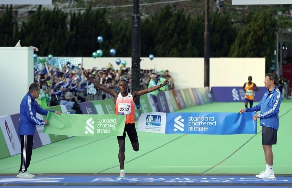 Các chân chạy châu Phi chiếm ưu thế tại giải Standard Chartered Hong Kong Marathon 2024