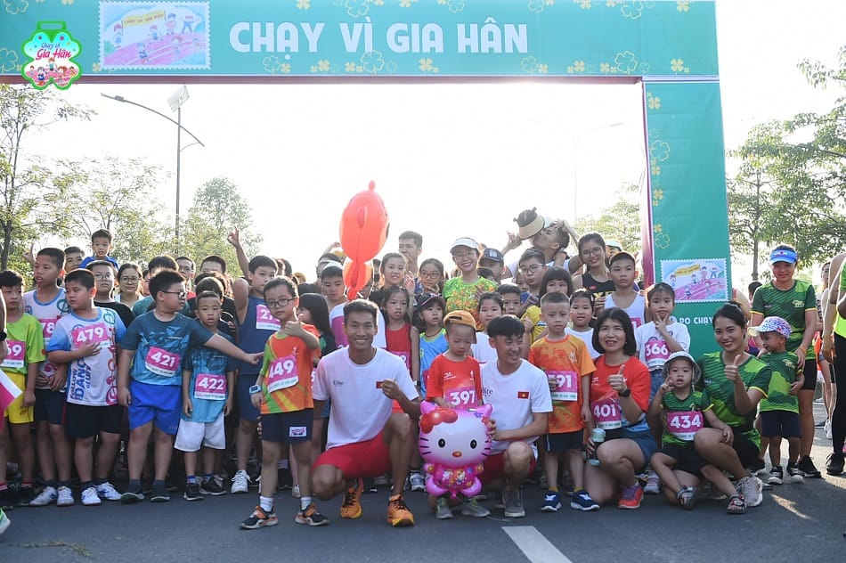 Chạy vì Gia Hân