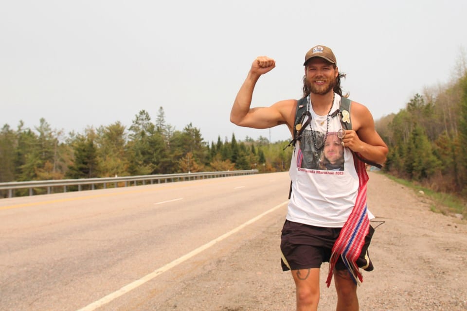 Chạy xuyên Canada gây quỹ hỗ trợ nghiên cứu ung thư