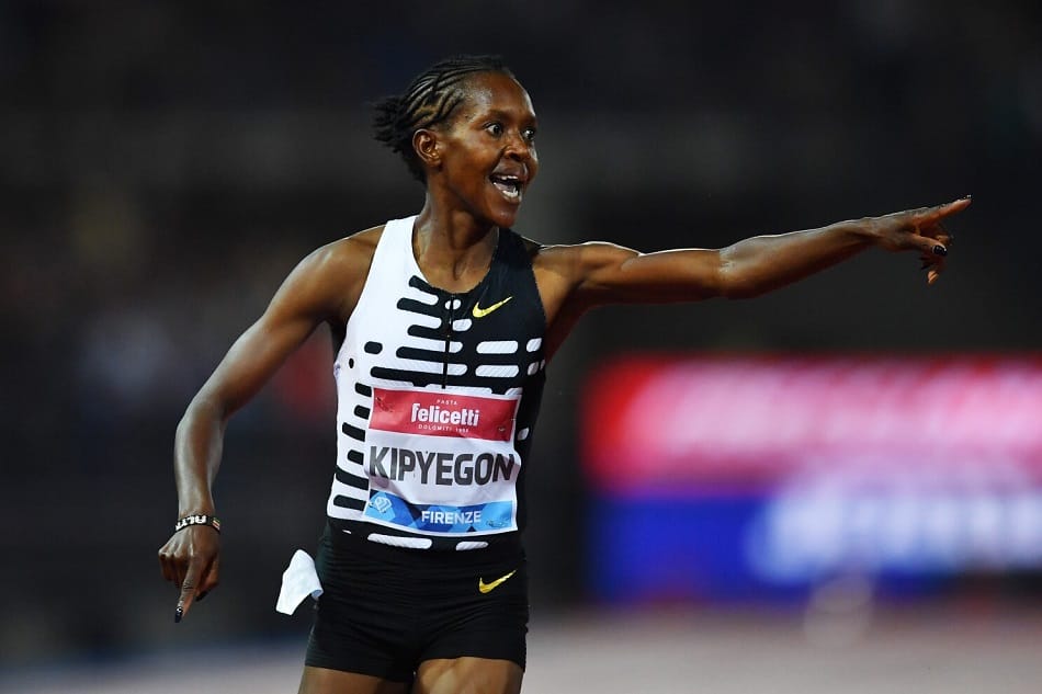 Kipyegon phá kỷ lục thế giới cự ly 1,6 km