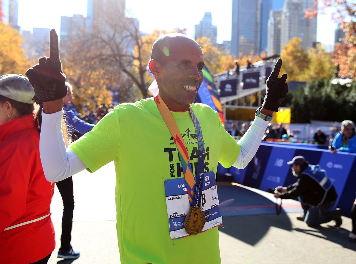 Huyền thoại Meb Keflezighi trở lại đường chạy Boston Marathon