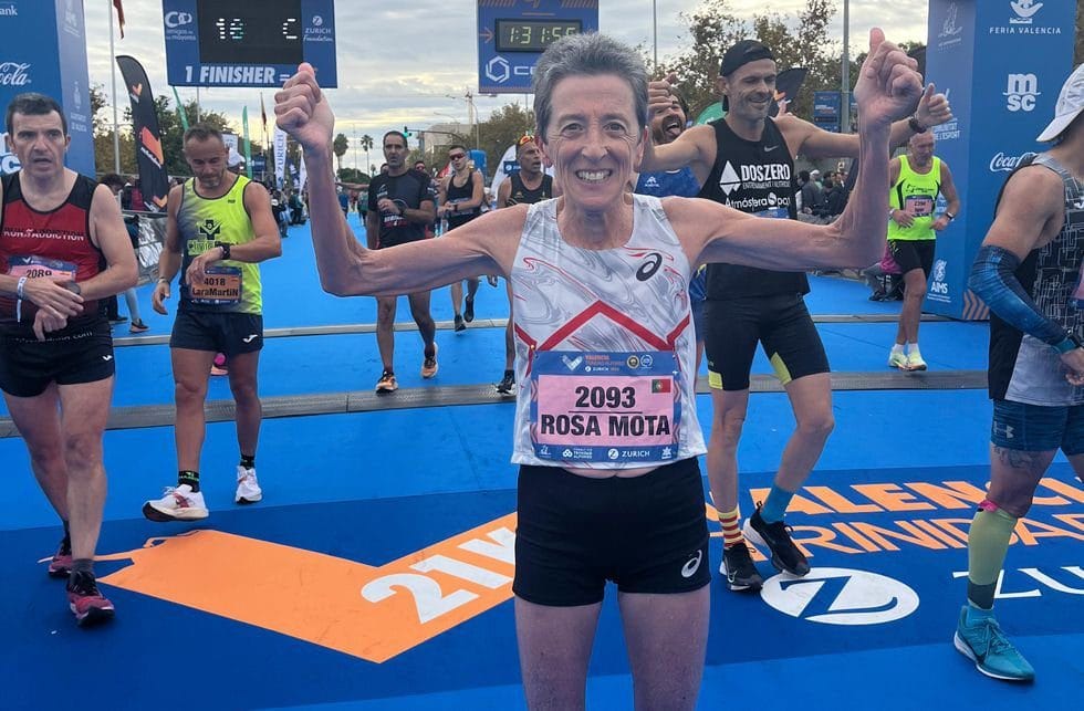 Huyền thoại Rosa Mota lại lập kỷ lục thế giới cự ly 10km nhóm tuổi trên 65
