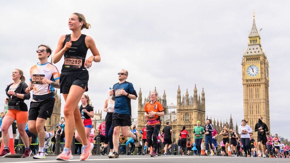 London Marathon thu thuế khí hậu với các chân chạy nước ngoài