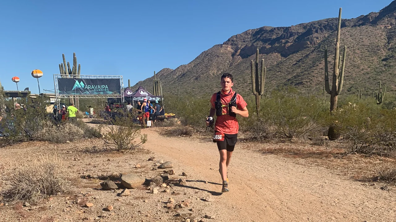 Runner tự kỷ chạy 160km dưới 24 giờ