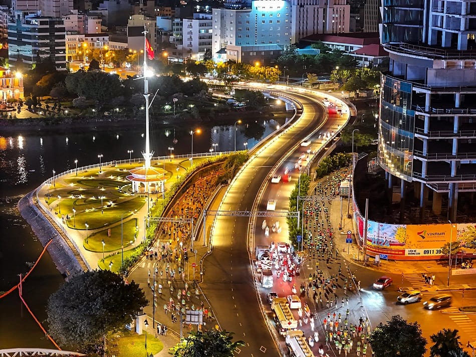 Đan Quyết lần đầu vô địch VnExpress Marathon