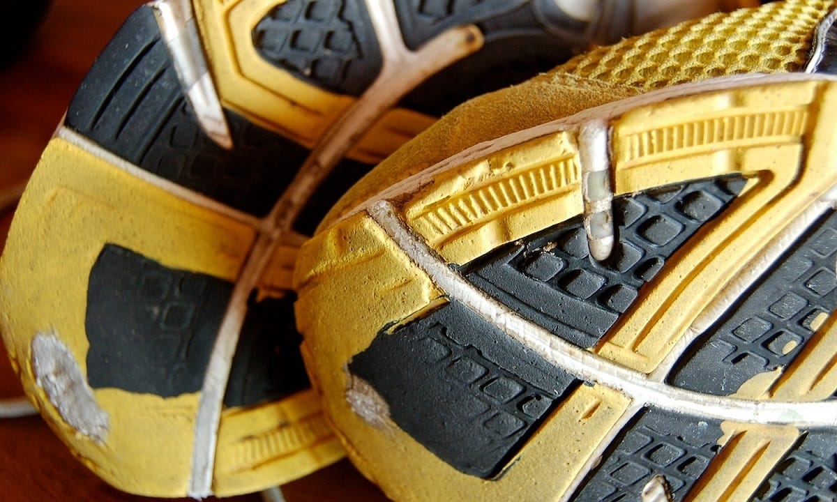 5 dấu hiệu cho thấy cần thay giày chạy bộ