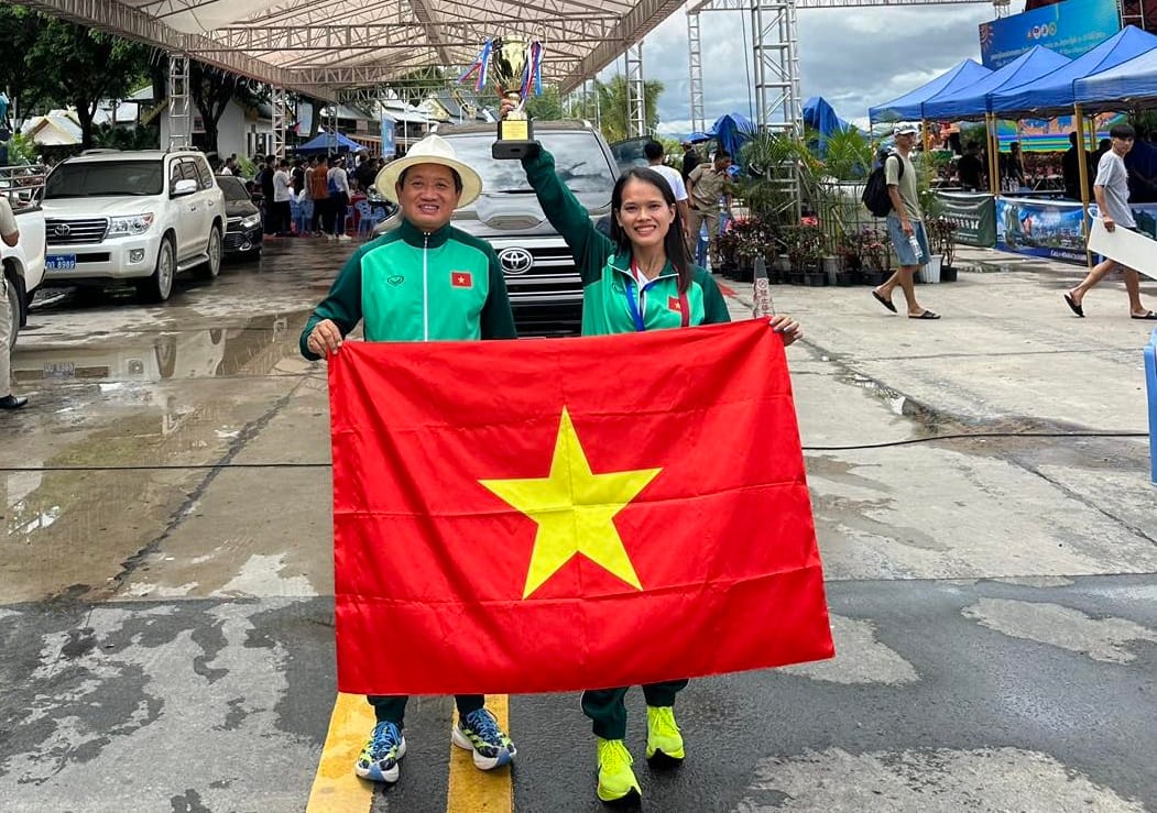 Phạm Thị Hồng Lệ vô địch giải bán marathon quốc tế Bokeo 2024