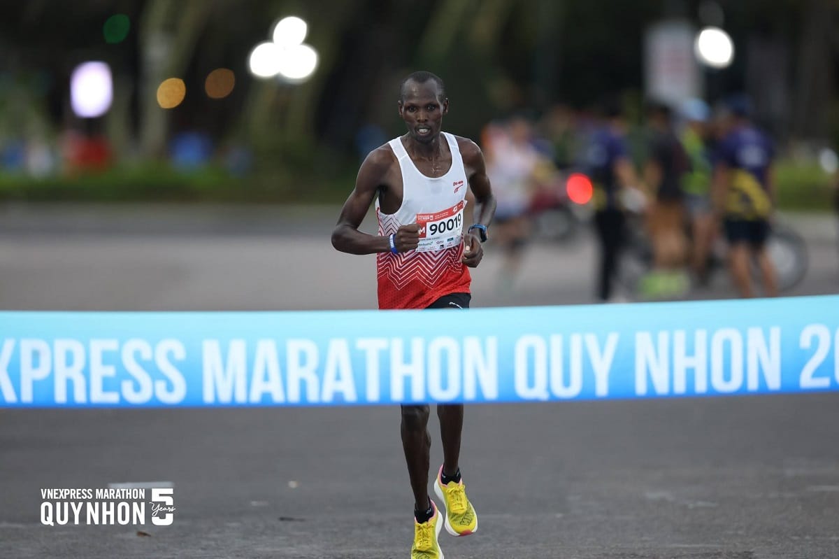 Edwin Kiptoo vô địch VnExpress Marathon Quy Nhơn 2024
