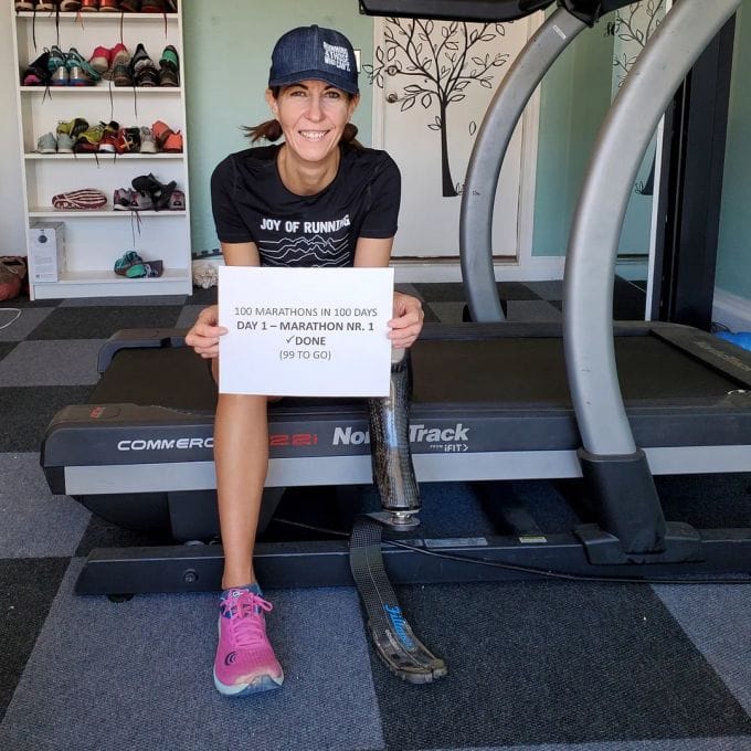 Chân chạy khuyết tật Jacky Hunt-Broersma chạy 104 marathon trong 104 ngày.