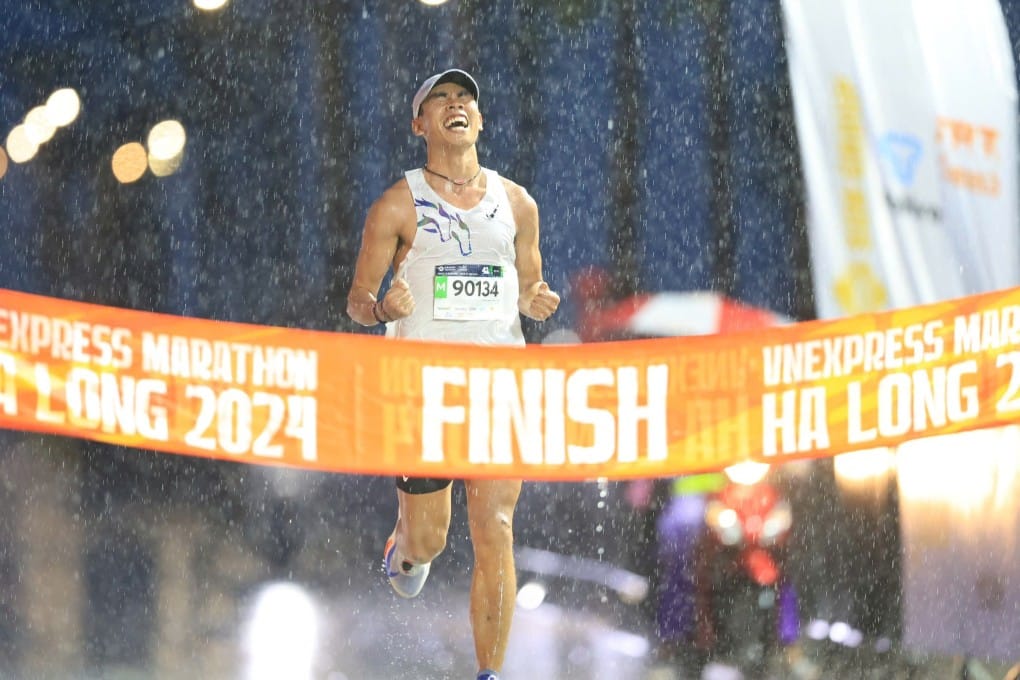 VnExpress Marathon Hạ Long 2024: Bất ngờ mang tên Huỳnh Anh Khôi