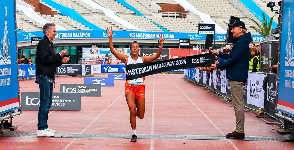 Yalemzerf Yehualaw phá kỷ lục giải Amsterdam Marathon
